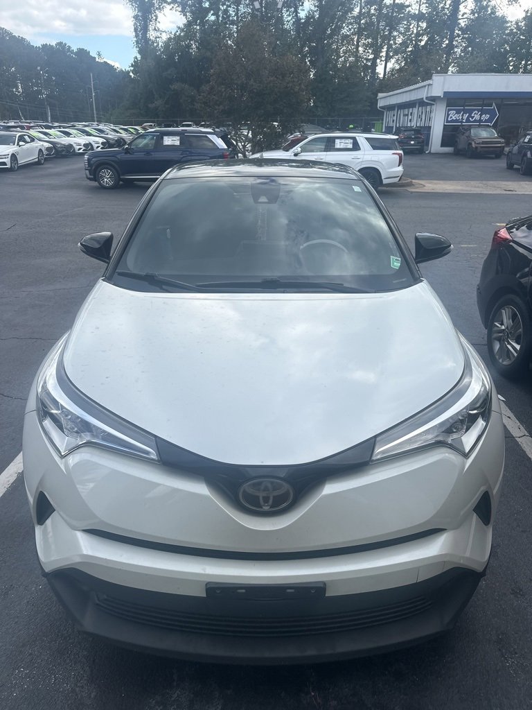 2019 Toyota C-HR XLE photo 2