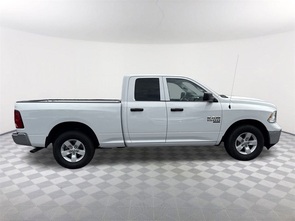 2024 Ram 1500 Classic SLT photo 4
