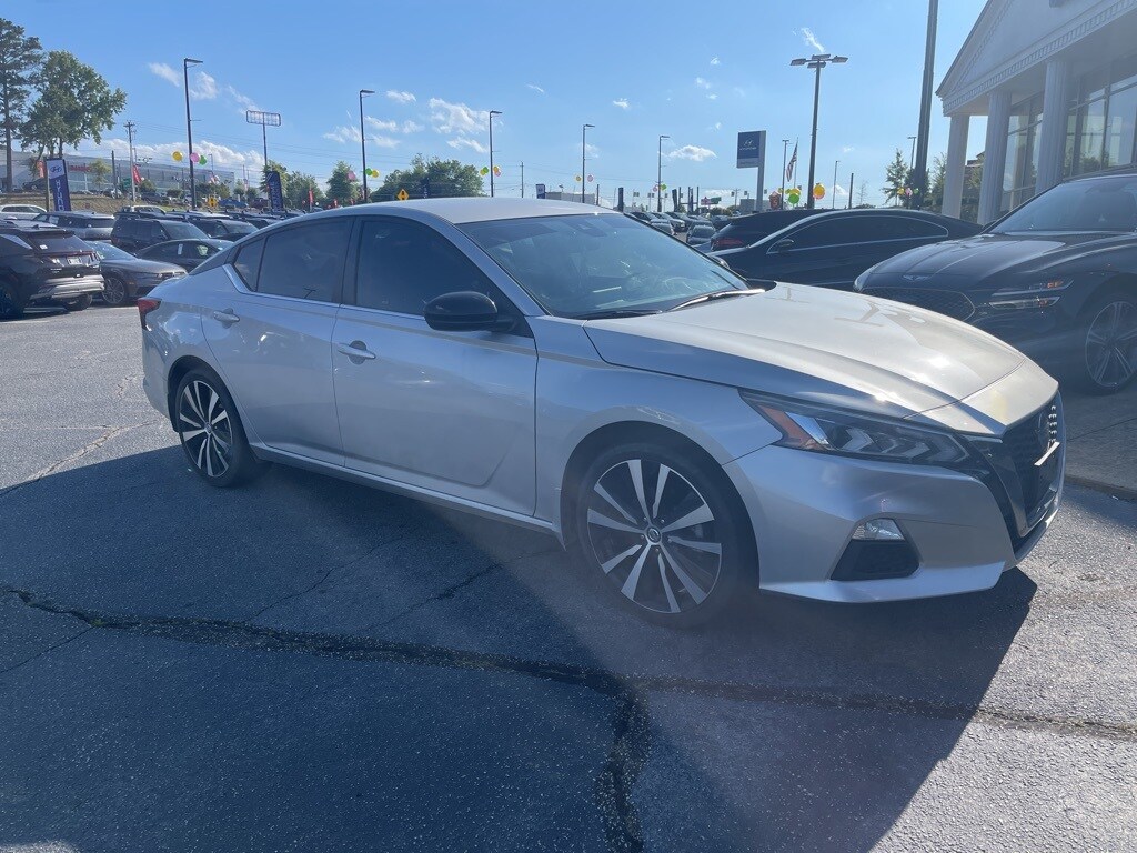 2022 Nissan Altima 2.5 SR photo 2