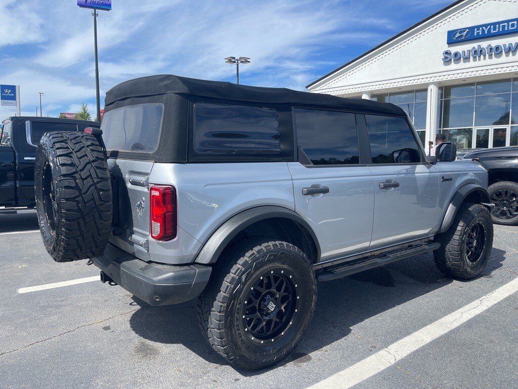2022 Ford Bronco Black Diamond photo 3