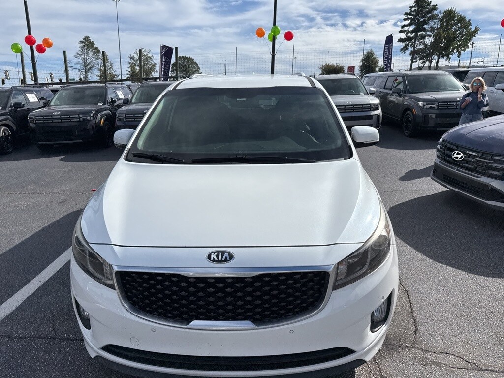 2017 Kia Sedona SX photo 2