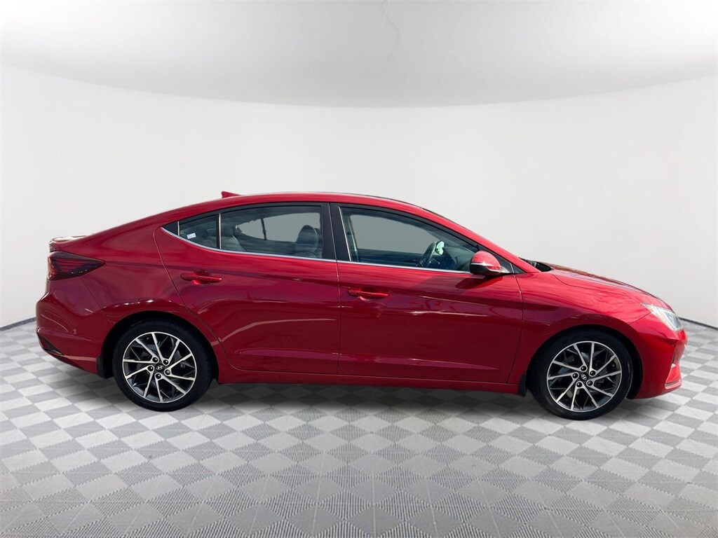 2020 Hyundai Elantra Limited photo 4