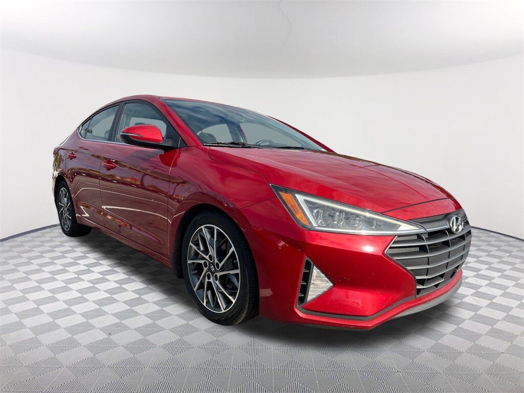 2020 Hyundai Elantra Limited photo 3