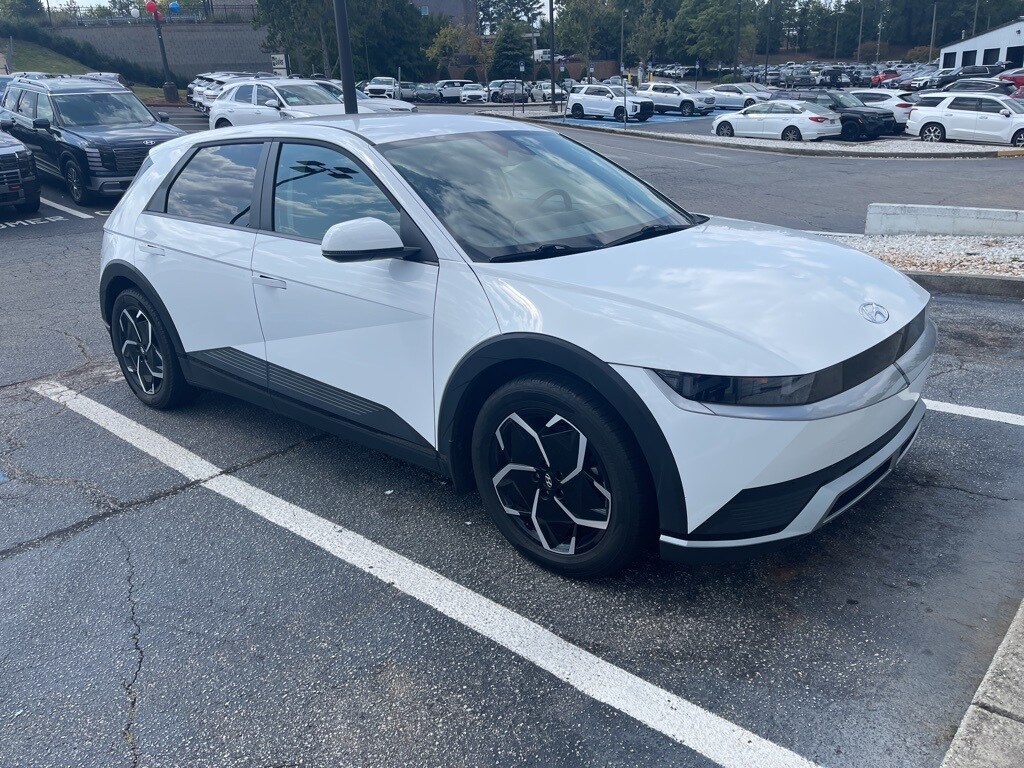 2022 Hyundai Ioniq 5 SEL photo 2