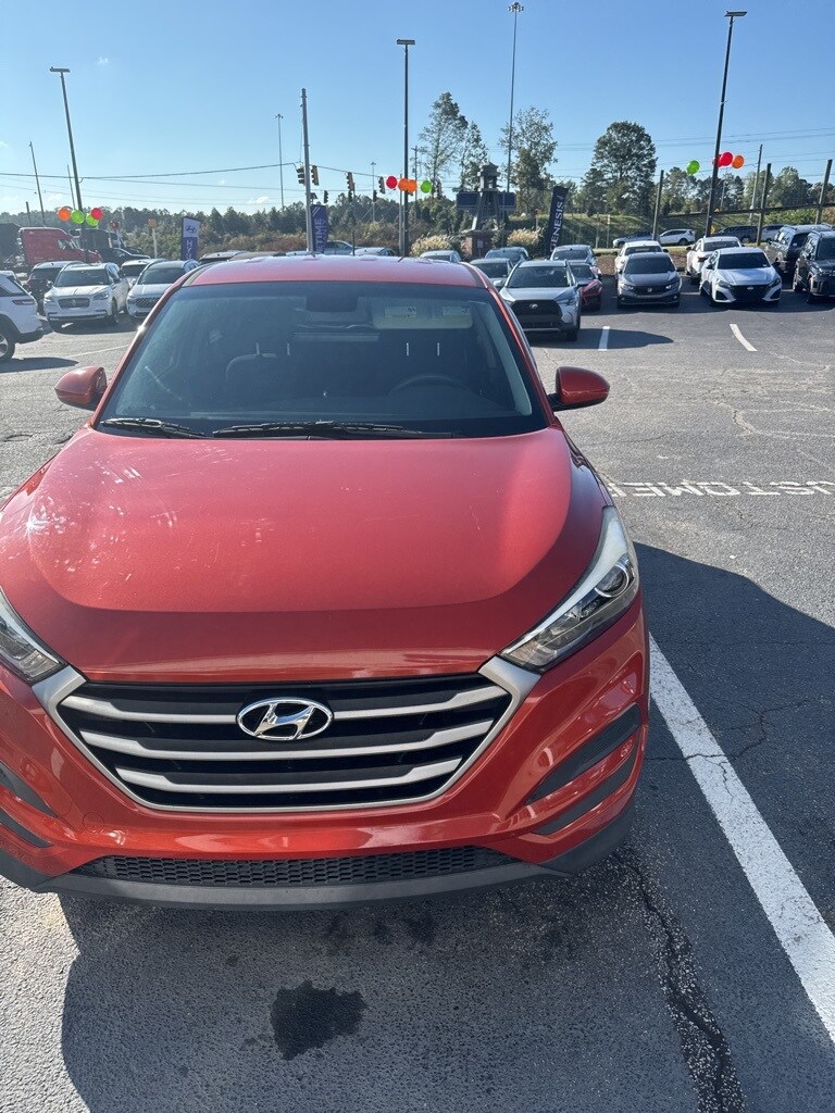 2017 Hyundai Tucson SE photo 2