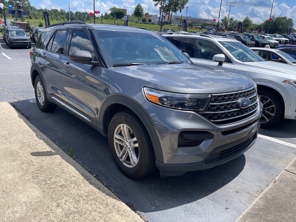 2022 Ford Explorer XLT photo 2