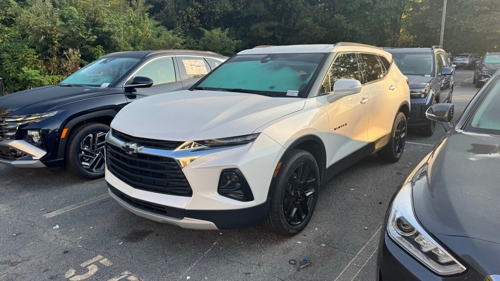 2022 Chevrolet Blazer 2LT photo 2