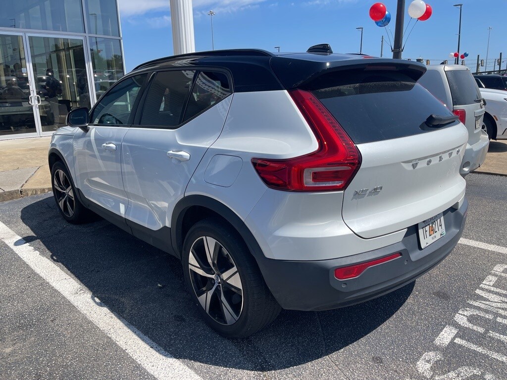 2021 Volvo XC40 Recharge P8 photo 3