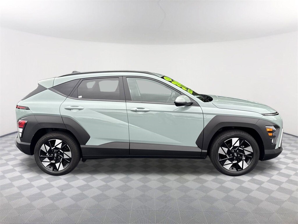 2024 Hyundai Kona SEL photo 2
