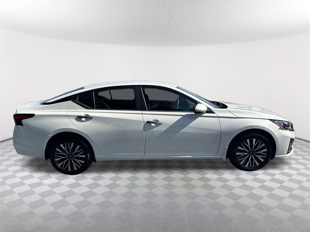 2023 Nissan Altima 2.5 SV photo 4