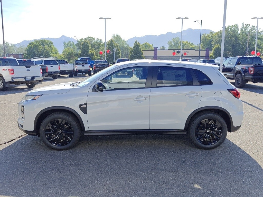 2025 Mitsubishi Outlander Sport ES SE LE photo 3