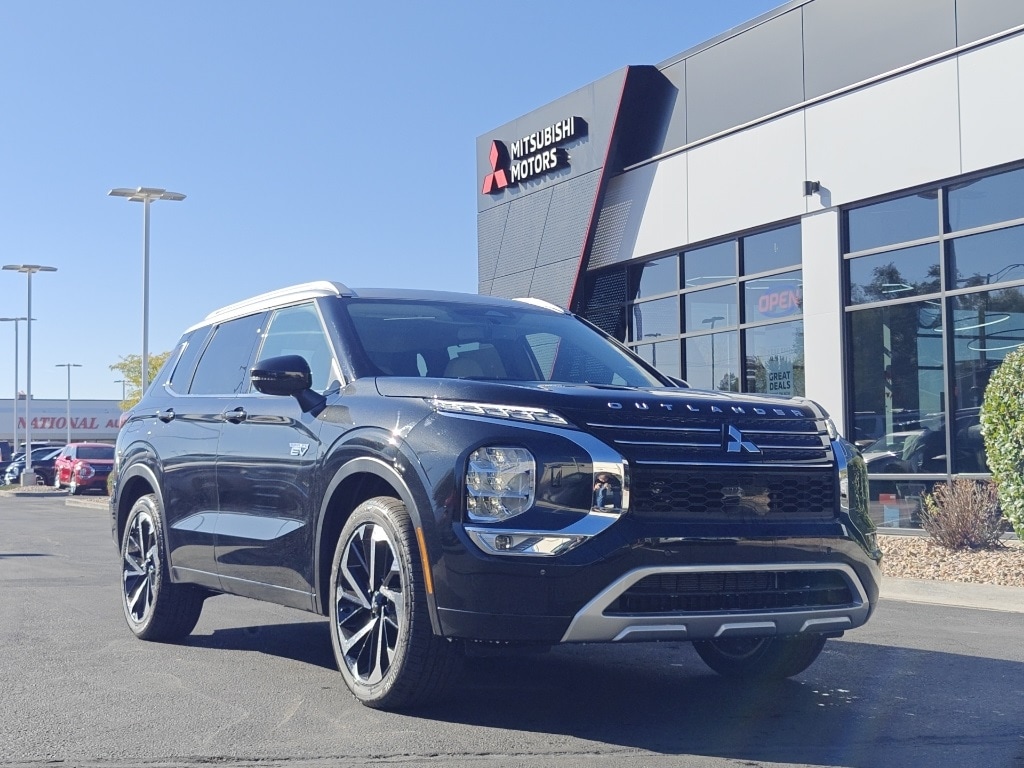 2025 Mitsubishi Outlander Plug-in Hybrid Platinum Edition's photo