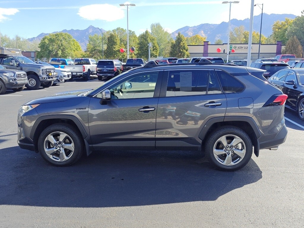 2020 Toyota RAV4 Hybrid Limited photo 3