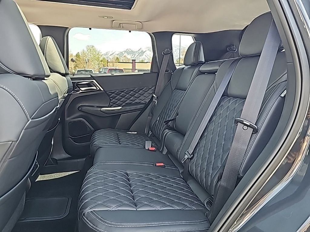 2025 Mitsubishi Outlander Plug-in Hybrid SEL - Photo 25