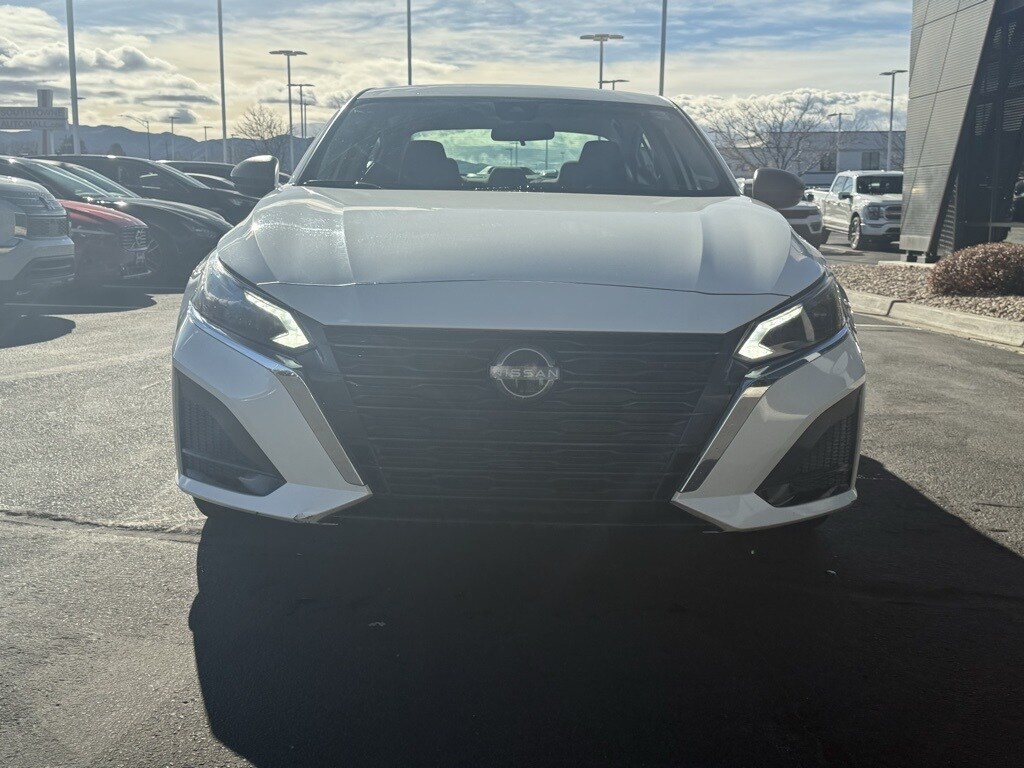 2024 Nissan Altima 2.5 SV photo 2
