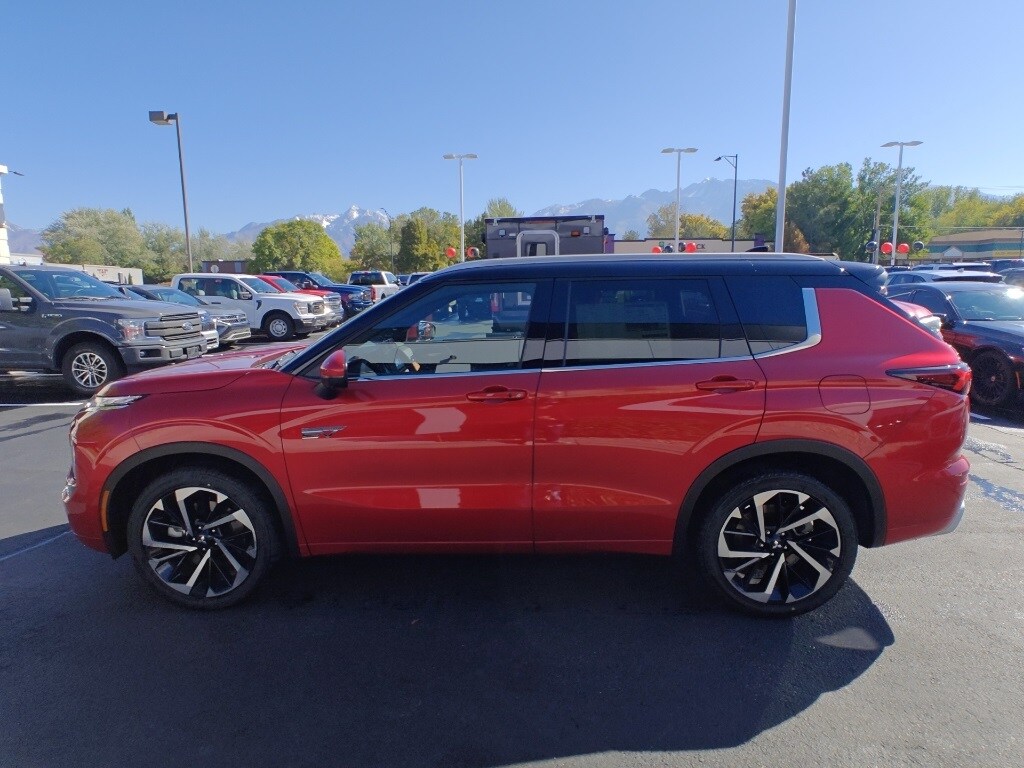 2025 Mitsubishi Outlander PHEV SEL photo 3