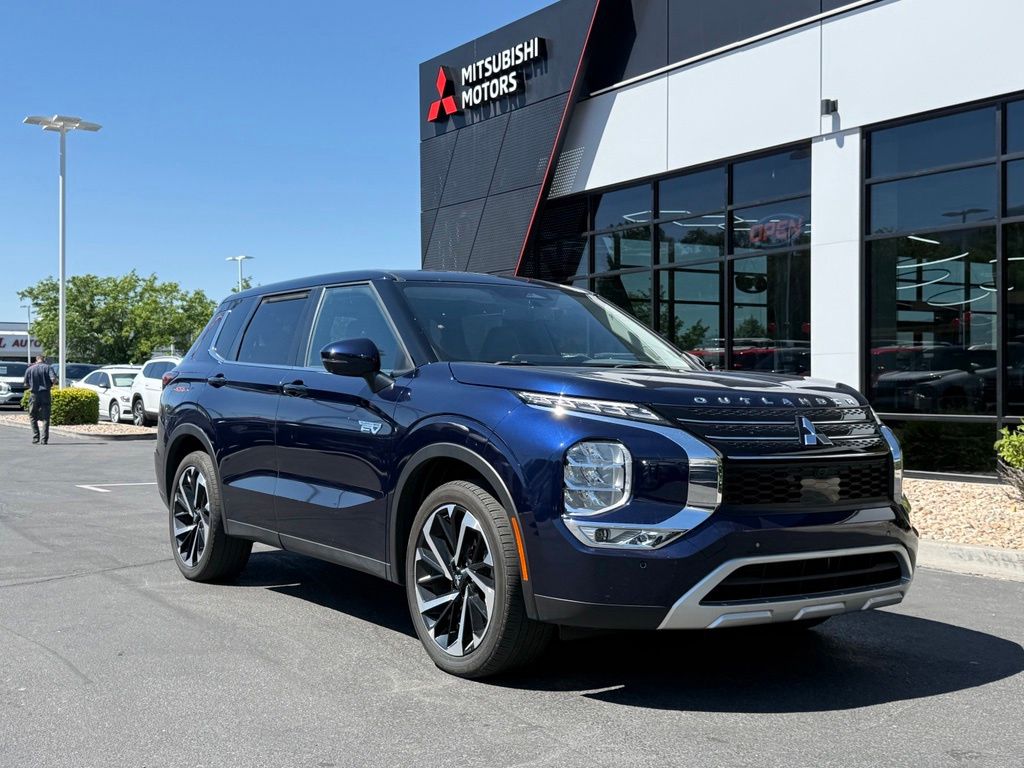 2024 Mitsubishi Outlander Plug-in Hybrid SE S-AWC's photo