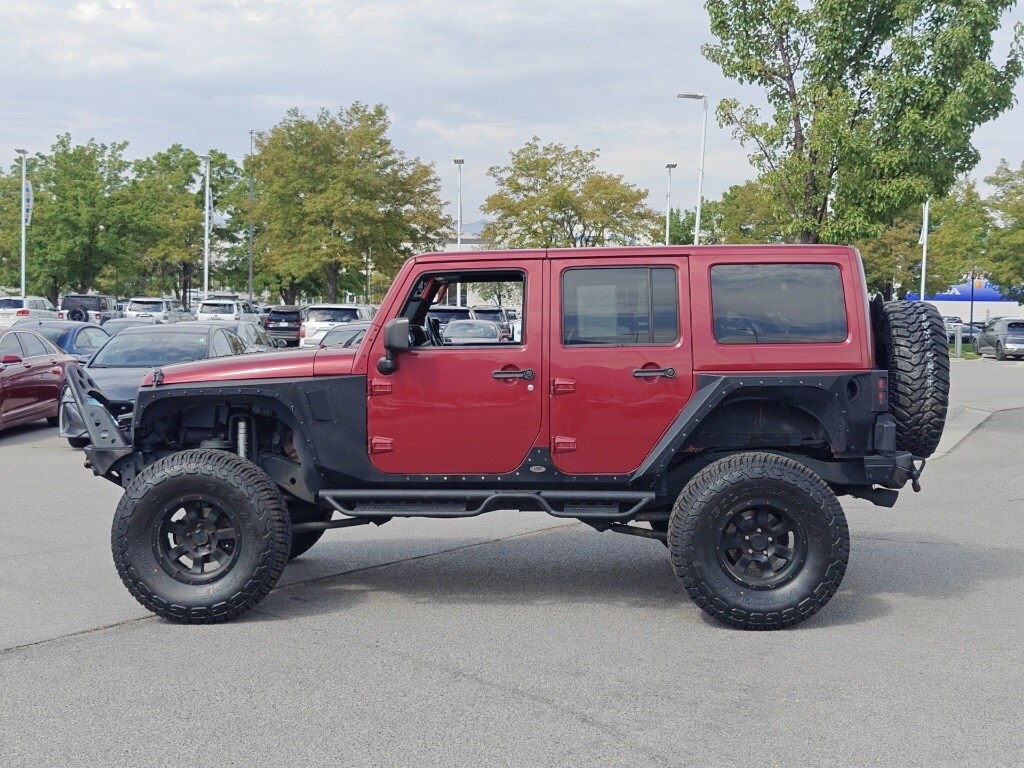 2013 Jeep Wrangler Unlimited Sahara photo 4