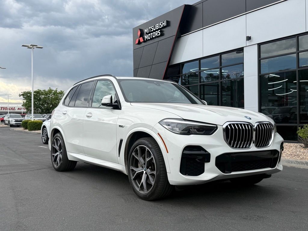 2023 BMW X5 xDrive45e's photo