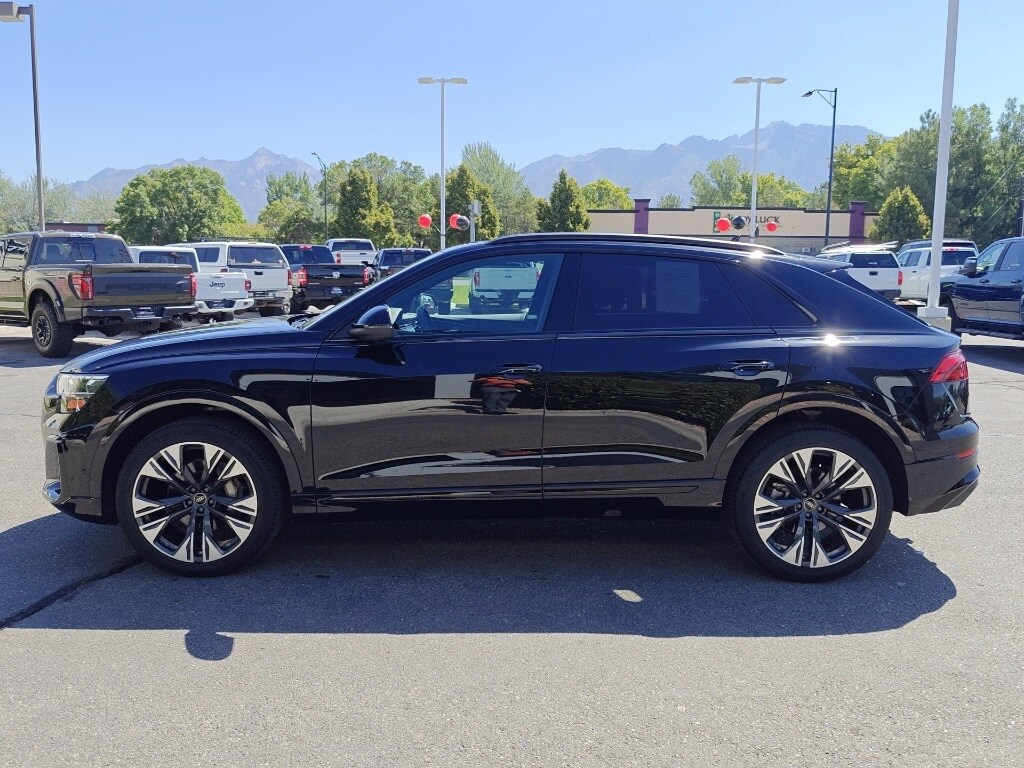 2024 Audi Q8 55 Premium Plus photo 4