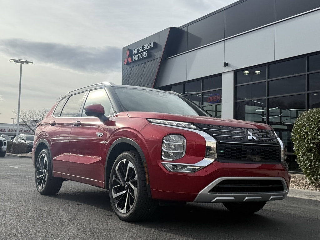 2025 Mitsubishi Outlander Plug-in Hybrid SEL's photo