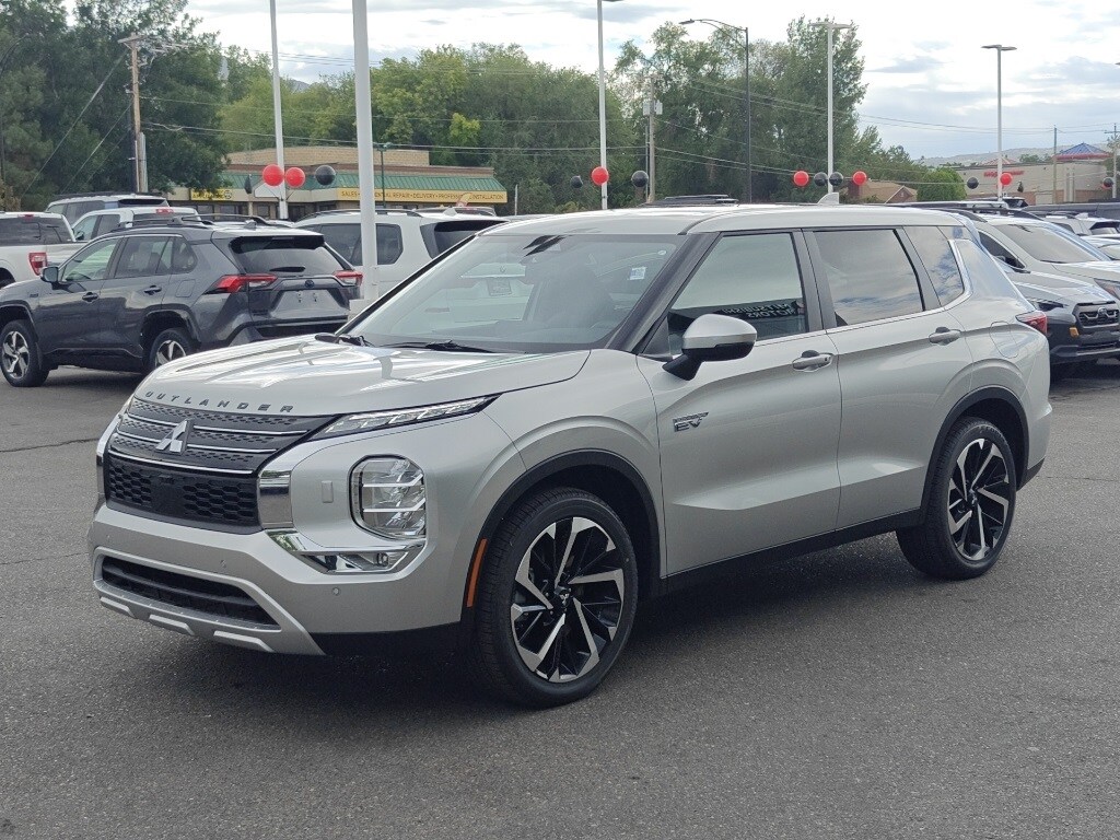 2025 Mitsubishi Outlander PHEV SE photo 2