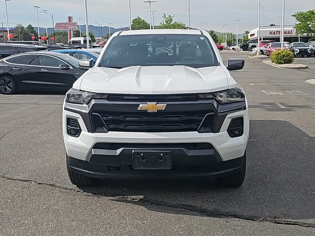 2023 Chevrolet Colorado LT photo 2