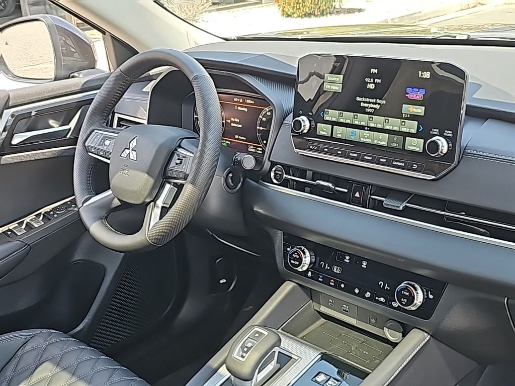 2025 Mitsubishi Outlander Plug-in Hybrid SEL - Photo 31