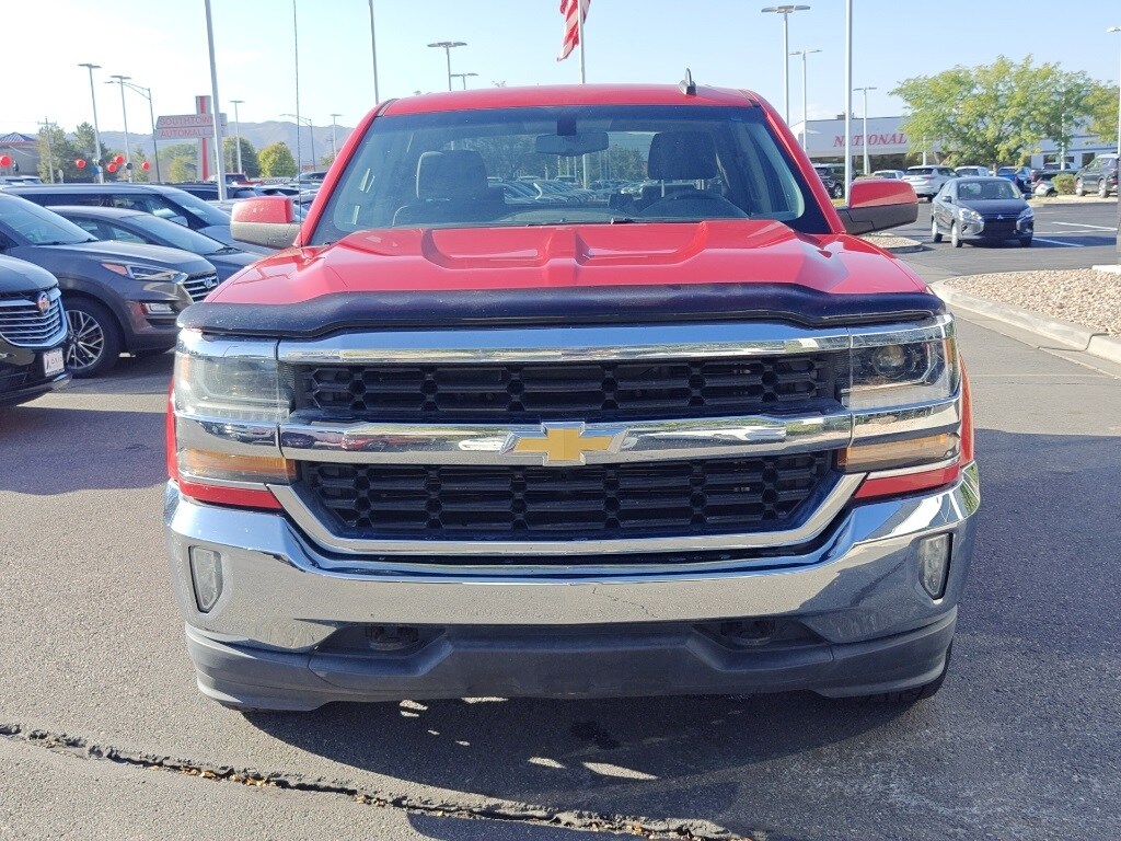 2017 Chevrolet Silverado 1500 LT photo 2