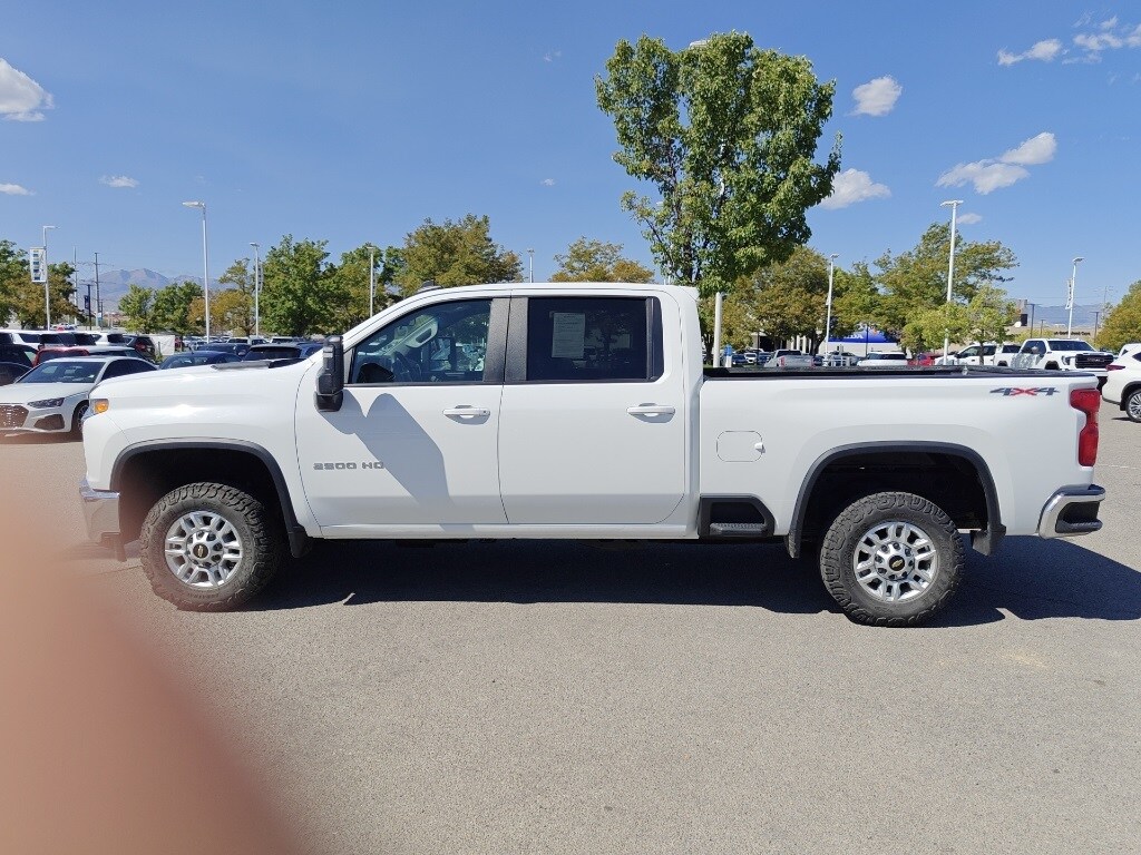 2021 Chevrolet Silverado 2500HD LT photo 4