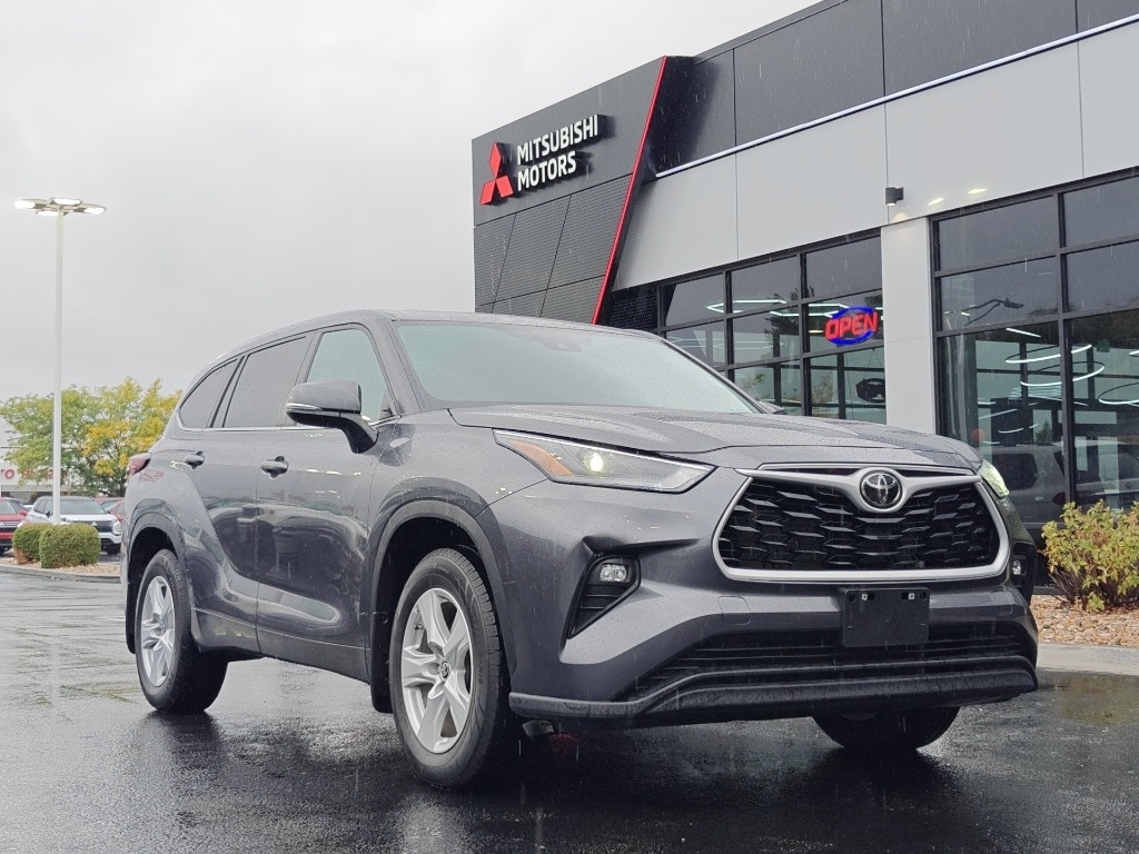 2024 Toyota Highlander XLE's photo