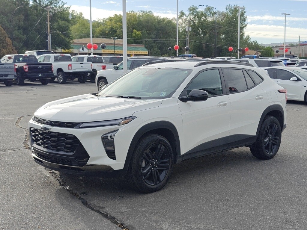 2025 Chevrolet Trax ACTIV photo 2