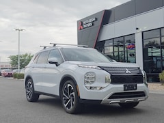 2023 Mitsubishi Outlander Plug-In Hybrid SE SUV
