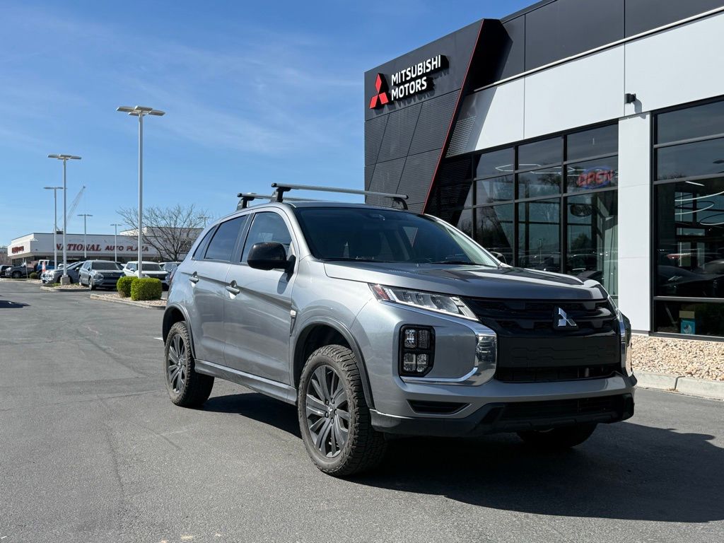 2024 Mitsubishi Outlander Sport 2.0 LE AWC CVT's photo