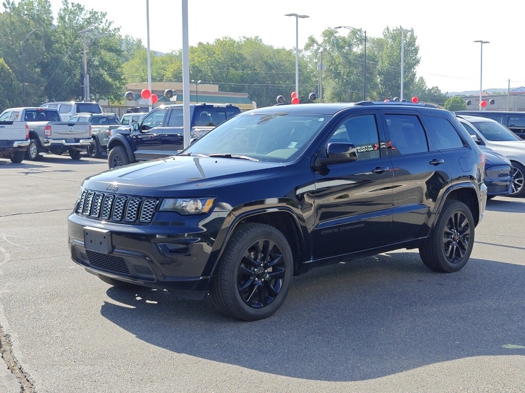 2017 Jeep Grand Cherokee Altitude photo 3