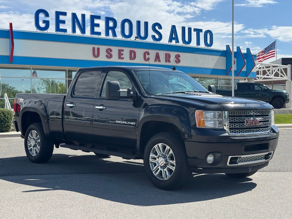2013 GMC Sierra 4WD Crew Cab Standard Box's photo