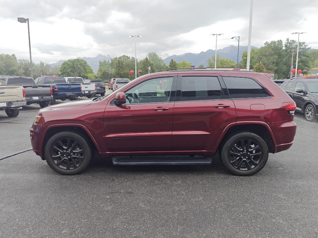 2020 Jeep Grand Cherokee Altitude photo 3