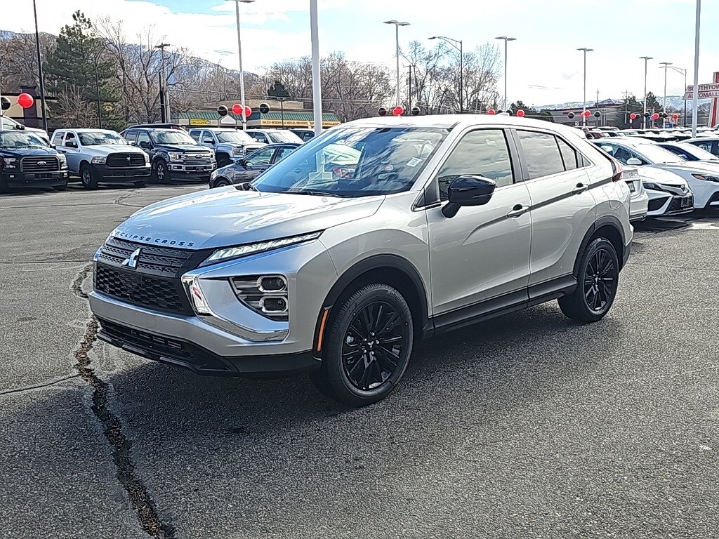 2025 Mitsubishi Eclipse Cross LE photo 3