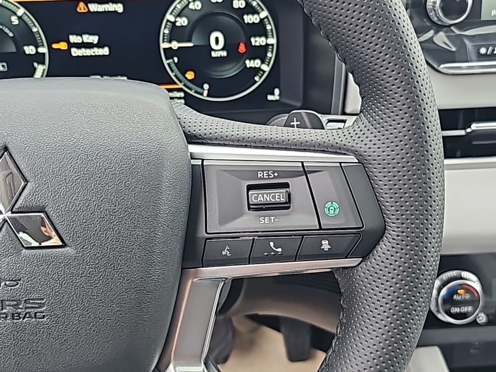 2025 Mitsubishi Outlander Plug-in Hybrid SEL - Photo 16