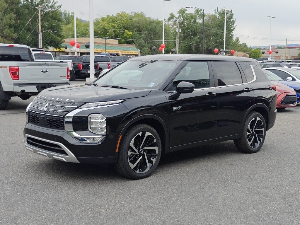 2025 Mitsubishi Outlander PHEV SE photo 2