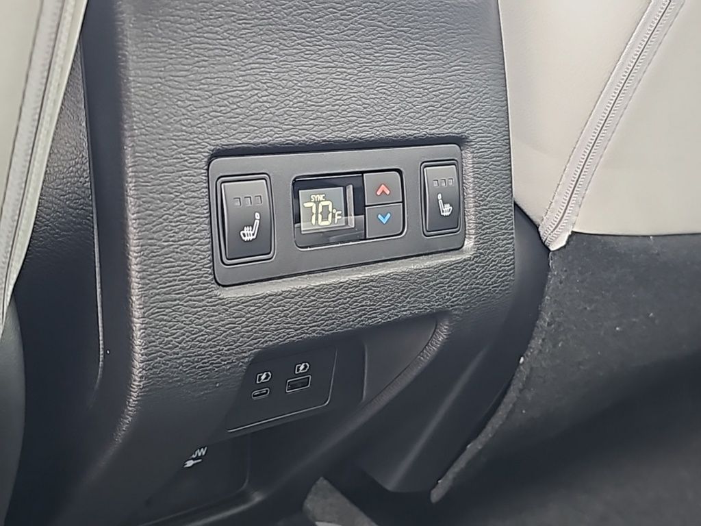 2025 Mitsubishi Outlander Plug-in Hybrid SEL - Photo 26