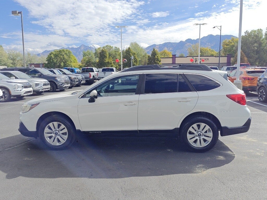 2019 Subaru Outback 2.5i Premium photo 3