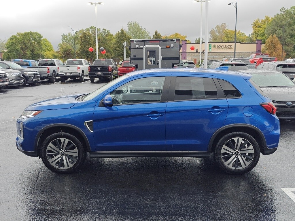 2021 Mitsubishi Outlander Sport SE photo 2