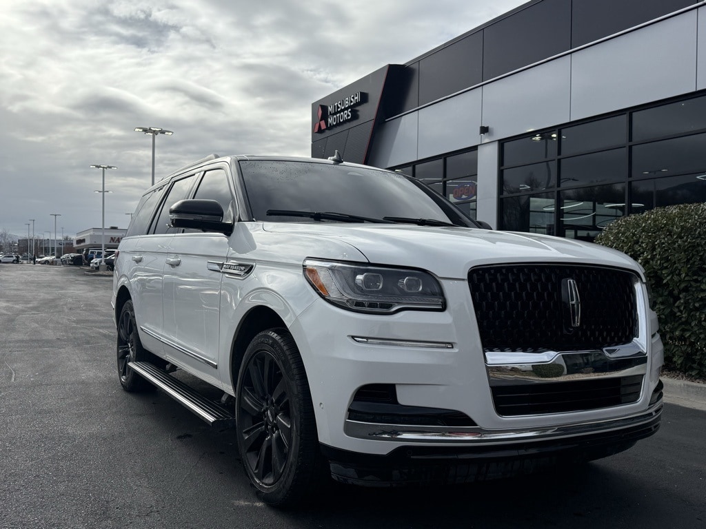 2022 Lincoln Navigator Black Label's photo