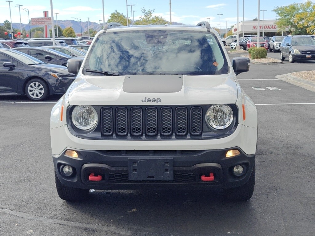 2016 Jeep Renegade Trailhawk photo 2