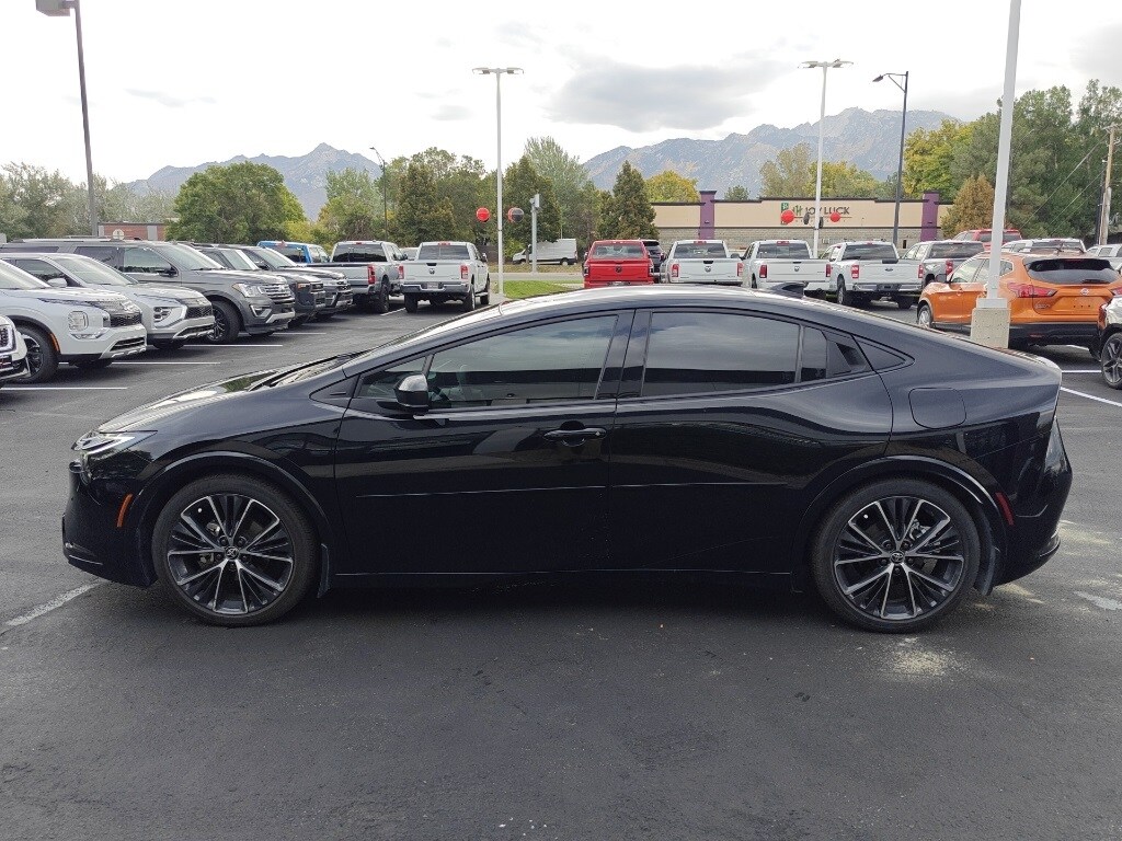 2024 Toyota Prius Limited photo 4