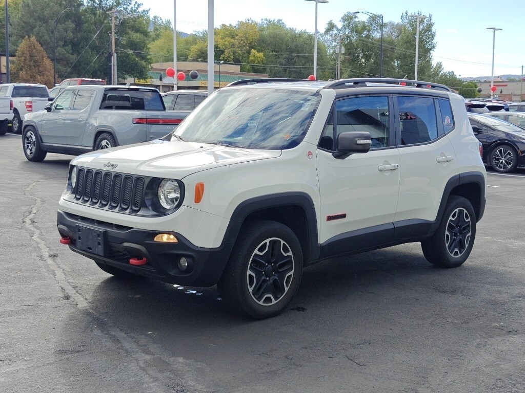 2016 Jeep Renegade Trailhawk photo 3