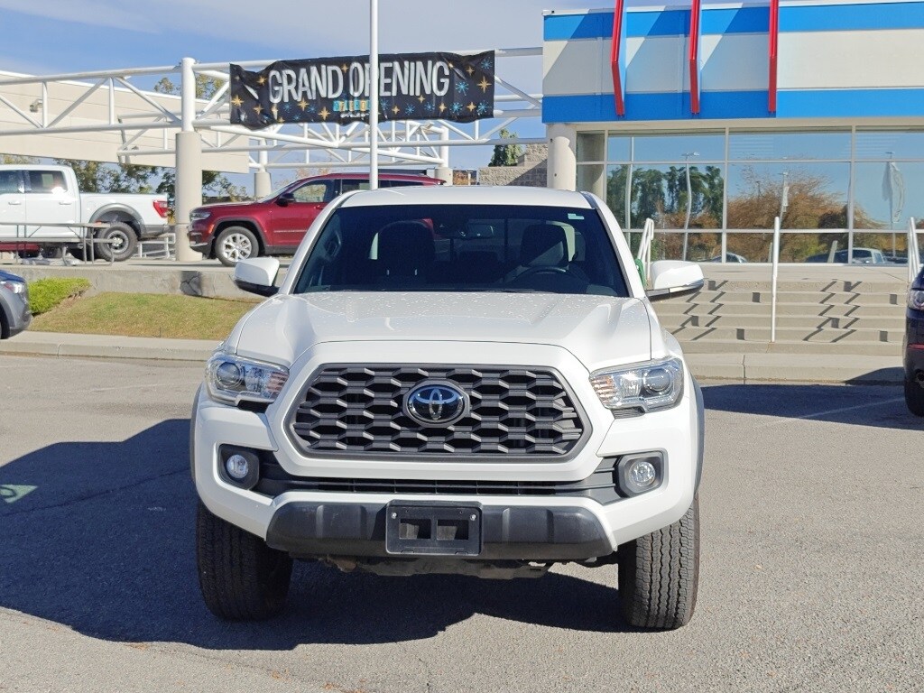 2021 Toyota Tacoma TRD V6 photo 2