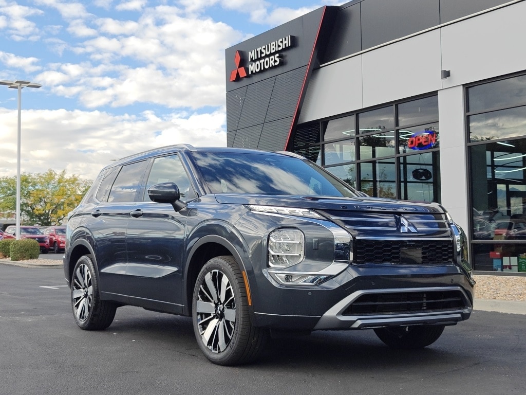 2025 Mitsubishi Outlander SEL's photo