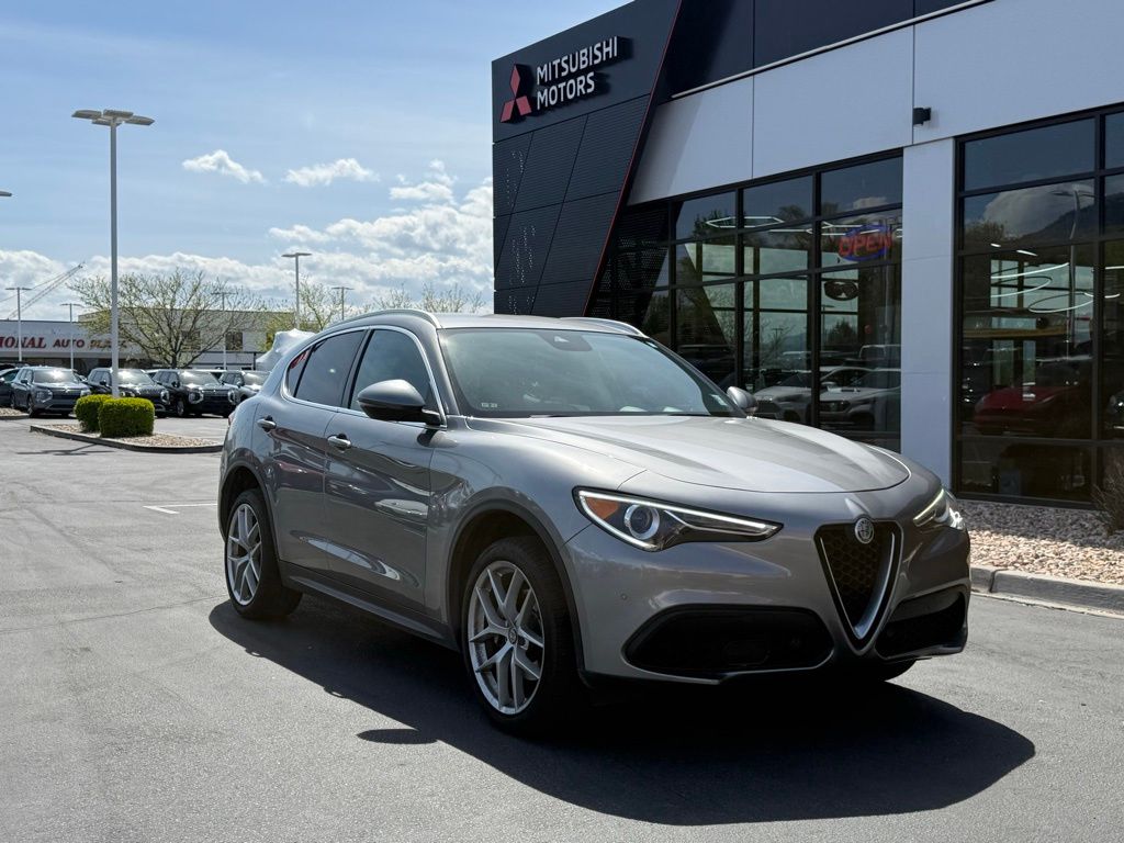 2018 Alfa Romeo Stelvio AWD's photo
